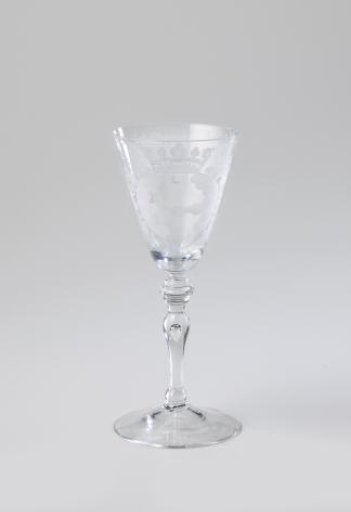 Chalice Glass with Two Clasped Hands and the Inscription: T. GLAASIE VAN VRINTSCHAP