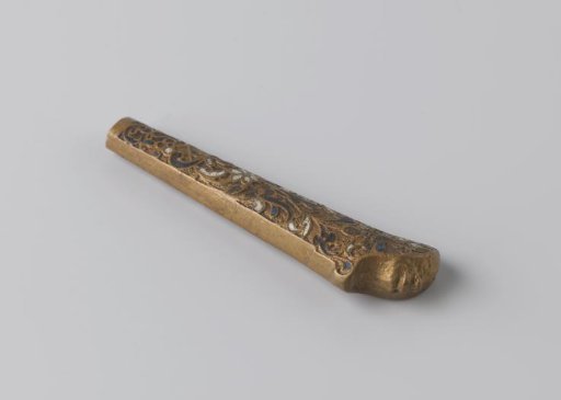 Knife case with flowers in enamel