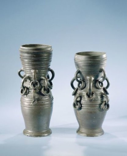 Loop-handled beaker