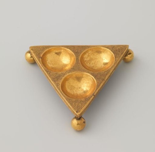 Galvanoplastic reproduction of a triangular salt cellar on ball feet