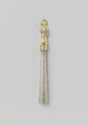 Silver spoon handle ending in an apostle figure