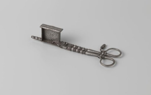 Iron snuffer