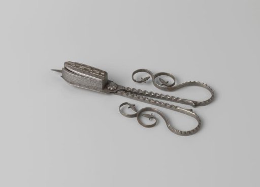 Iron snuffer