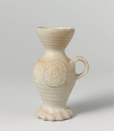 Beaker 'trichterhalsbecher' with a Portrait