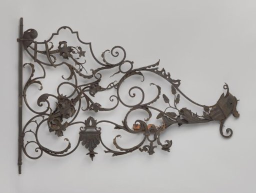 Fragment of an arm for a shop sign