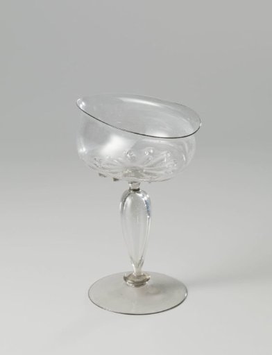 Chalice glass with boat-shaped cup