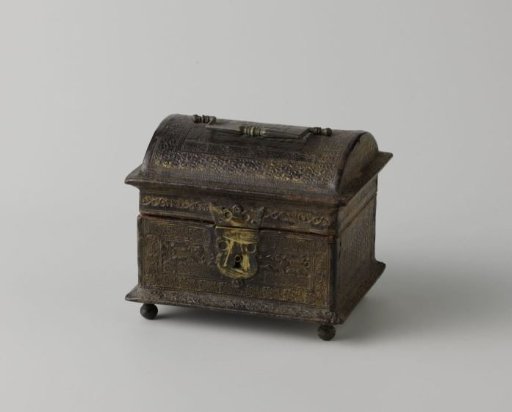 Case with a Bombé Lid