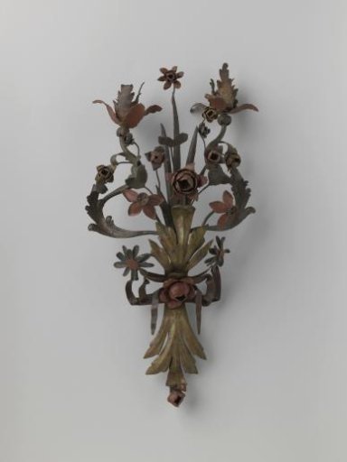 Wall sconce, with arms and candleholders designed as flower branches