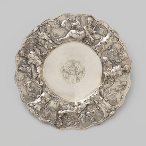 Galvanoplastic reproduction of a dish with the Popta family coat of arms on the flat