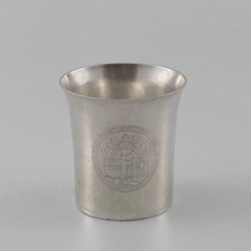 Tankard, decorated with the coat of arms of Vlissingen and the Marquisate of Veere