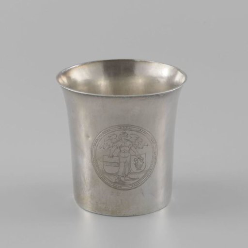 Tankard, decorated with the coat of arms of Vlissingen and the Marquisate of Veere