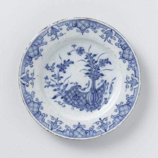 Plate of faience