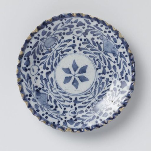 Small plate of faience