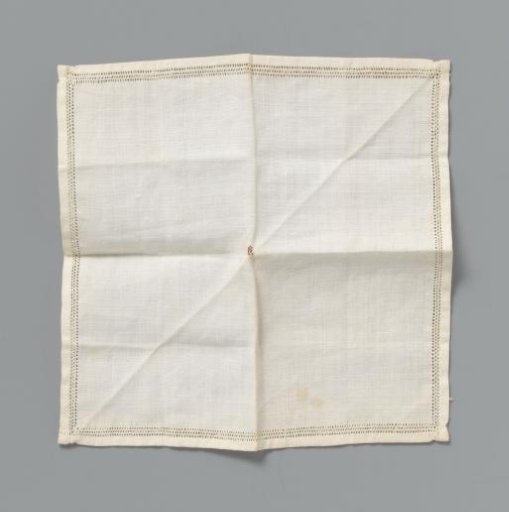 Diaper with openwork border