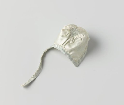 Cap of light blue silk in satin binding