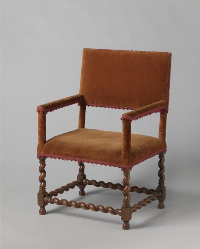 Armchair with Splayed Legs and Spindles