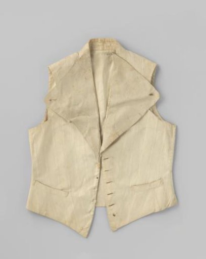 Waistcoat with patch pockets and mother-of-pearl buttons of cream silk, with diagonal woven smooth and piqué stripes and large lapels with buttonhole of a double layer of cream linen