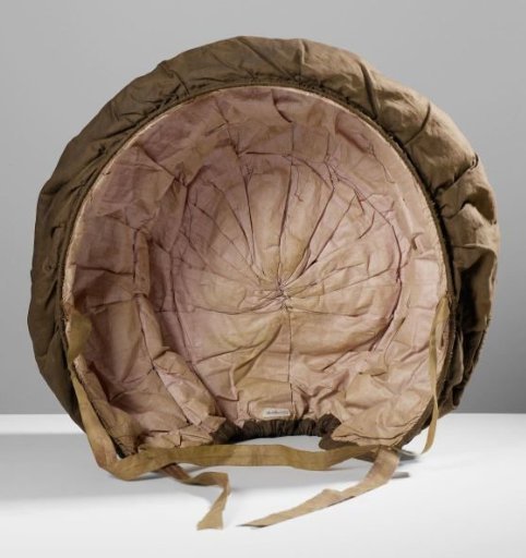 Hood or calèche of brown twill cotton supported by four semi-circular hoops, lined with glazed pink cotton and decorated with brown satin ribbons