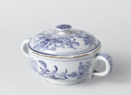 Butter pot with lid of faience with blue flowers