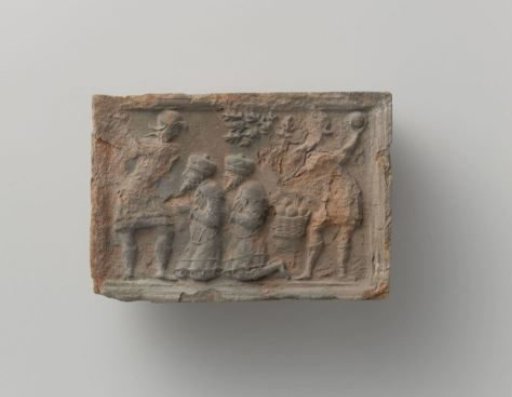 Fireplace with a depiction of the stoning of the elders from the history of Susanna