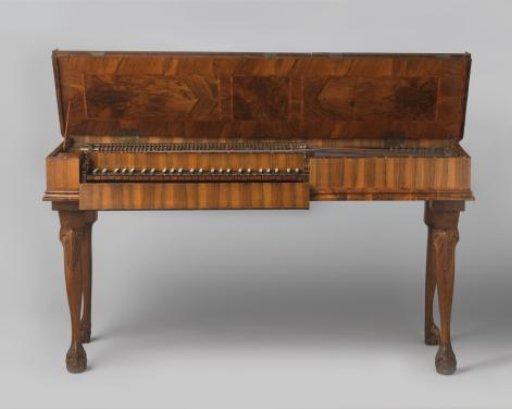 Square piano