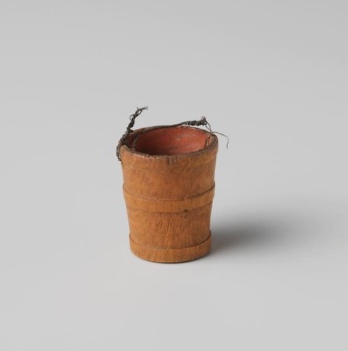 Bucket with three profiles, the interior painted red