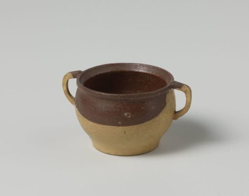 Storage jar with handle and lid, painted in light and dark brown
