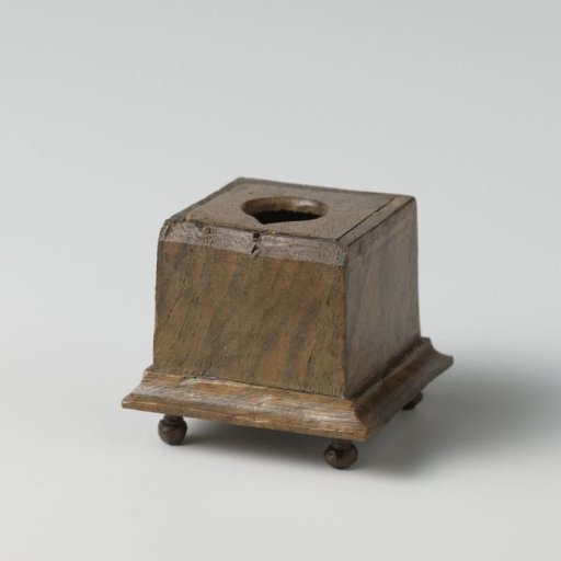 Chair, square, on four ball feet