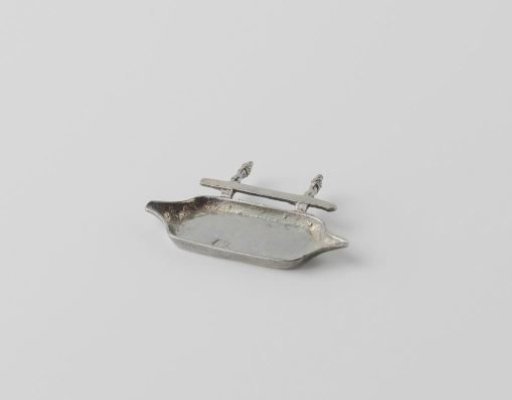 Pan with two handles and two spouts