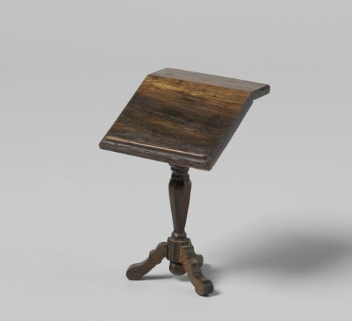 Lectern with rectangular top on an octagonal, baluster-shaped stem