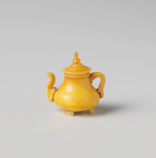 Teapot with lid, yellow lacquered