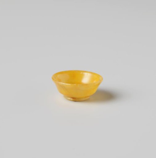 Spool bowl, yellow lacquered
