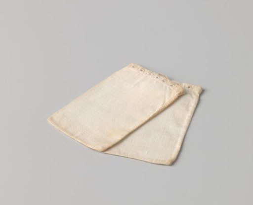 Hut with cord fastening