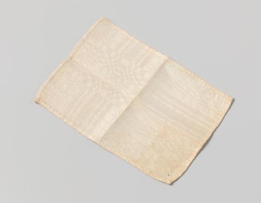 Tablecloth with a woven pattern of pelts