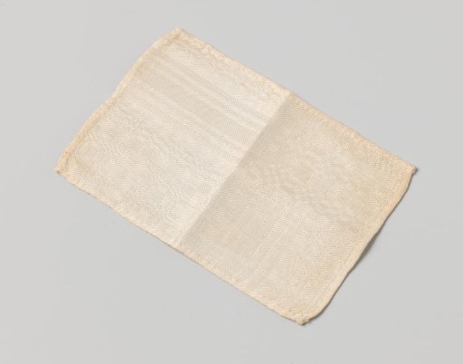 Tablecloth with a woven pattern of pelts