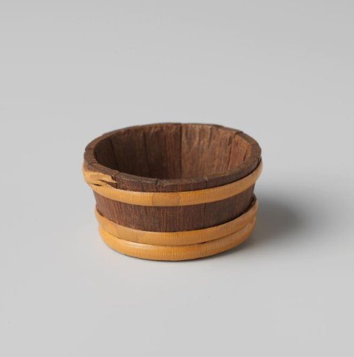 Tub or stand ring, made of staves bound with two and three hoops