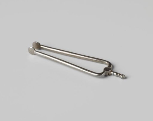 Fire tongs with round, profiled handle, ending in a knob