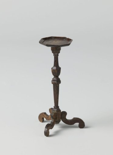 Gueridon with octagonal top