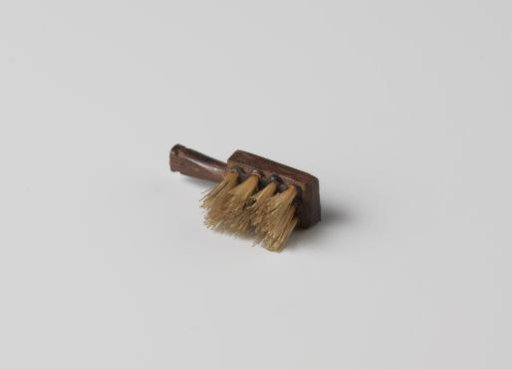 Brush, with rectangular back and trapezoidal handle