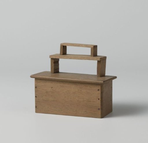 Buffet, consisting of a closed base with two shelves above