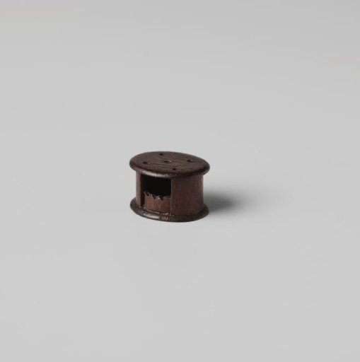 Stove, oval, with five holes on the top