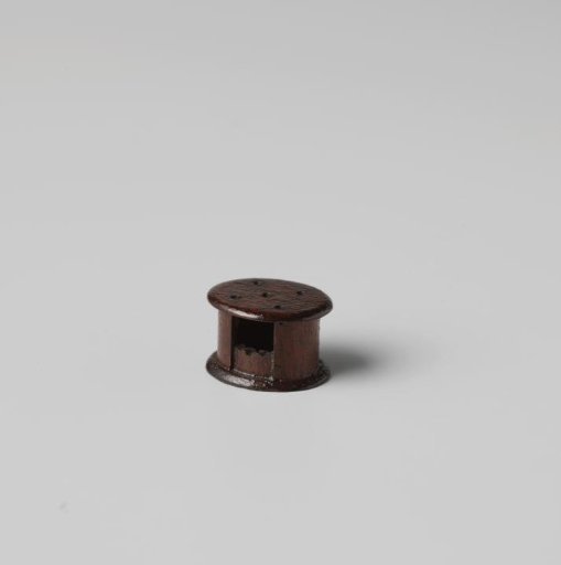 Stove, oval, with five holes on the top