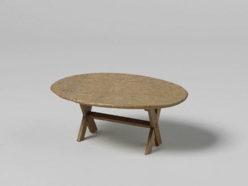 Table with smooth oval top