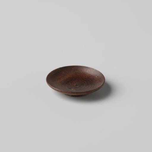 Plate of turned wood