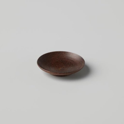 Plate of turned wood