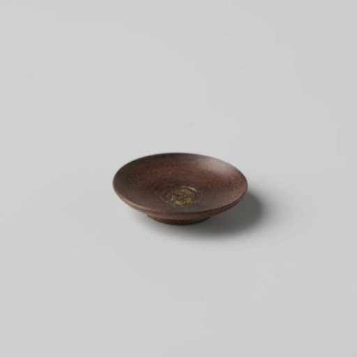 Plate of turned wood