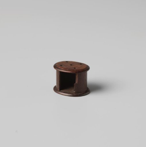 Stove, oval, with five holes in the top