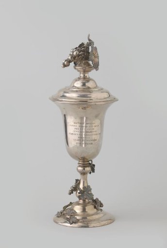 Silver tankard with lid