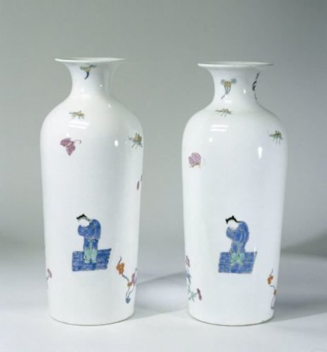 Vase, Colorfully Painted with a Kakiemon Decoration