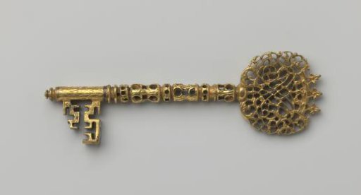 Key with double monogram JM and a marquess's crown